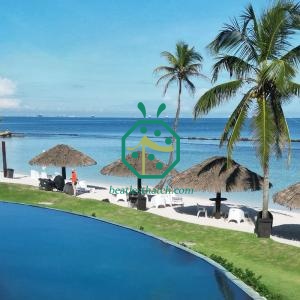 Artificial palm leaf thatch panels