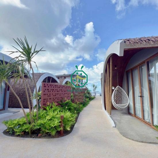 Thermal Insulating Plastic Thatch Roof