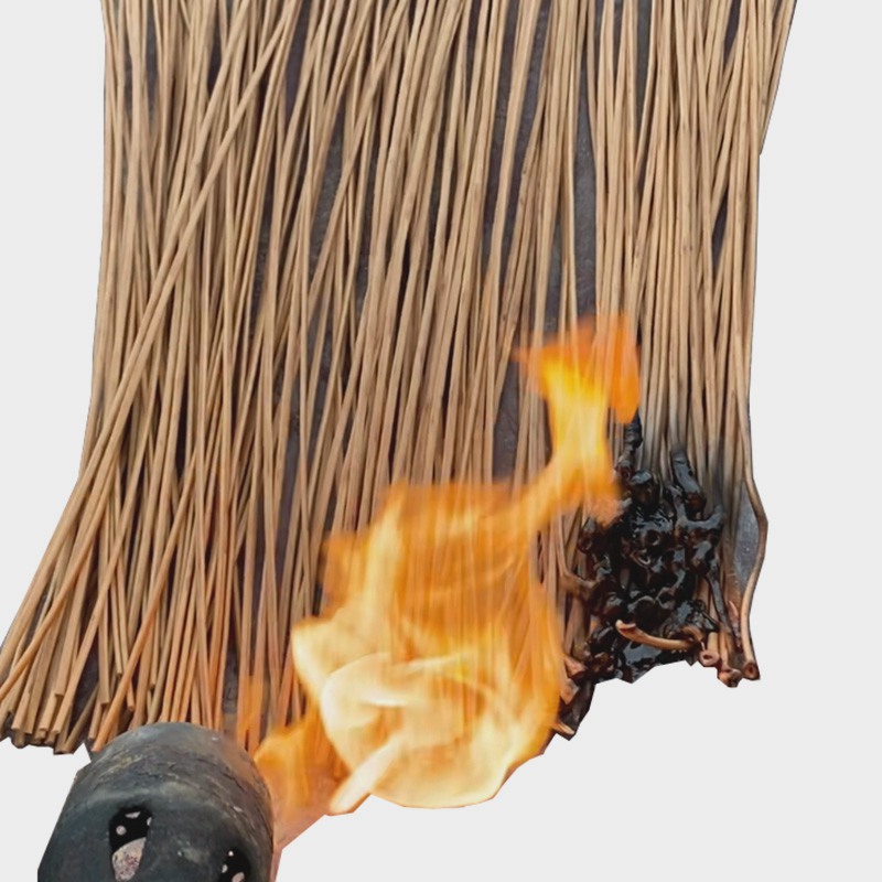 اختبار مقاومة الحريق لسقف القش الصناعي من الشركة المصنعة في الصين